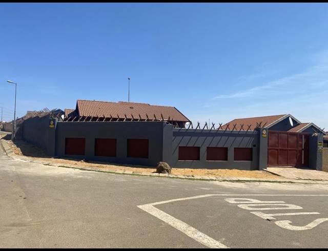 3 BEDROOM HOUSE FOR SALE IN JABULANI